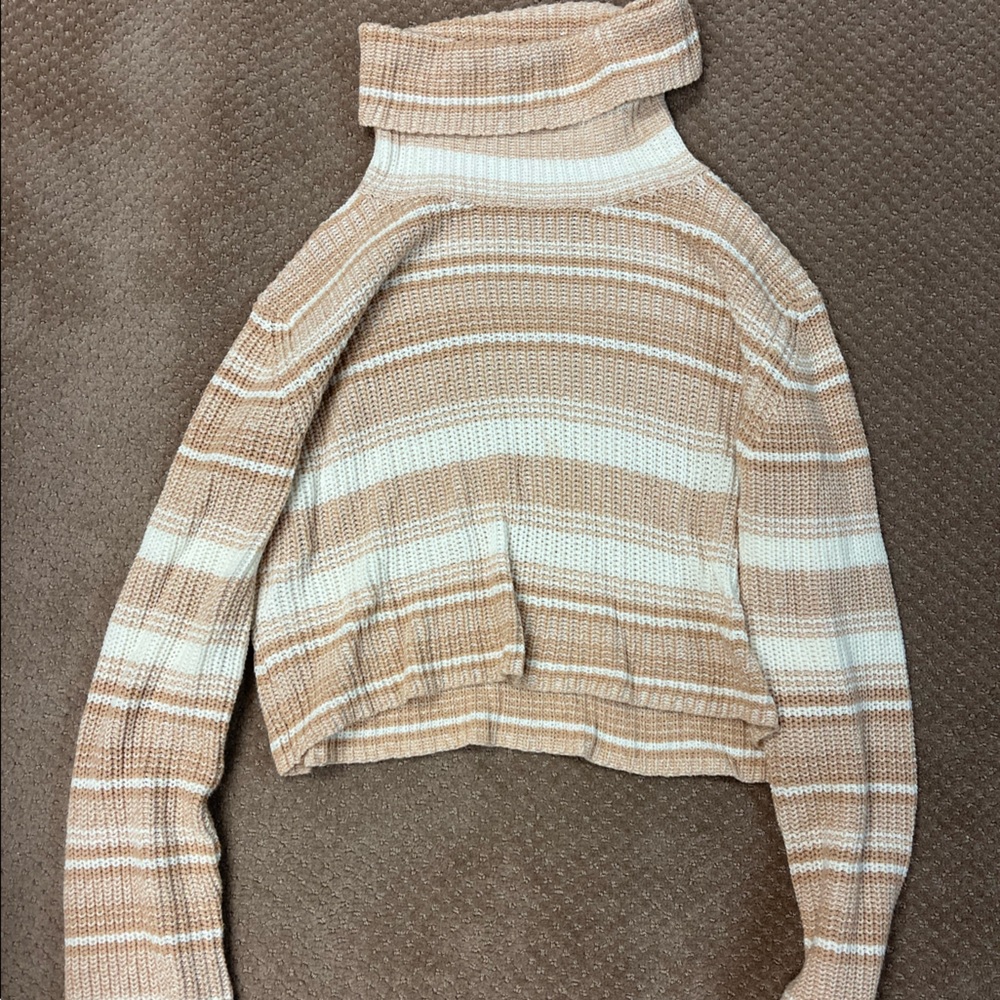 Urban Outfitters Cropped Turtleneck Sweater XS
